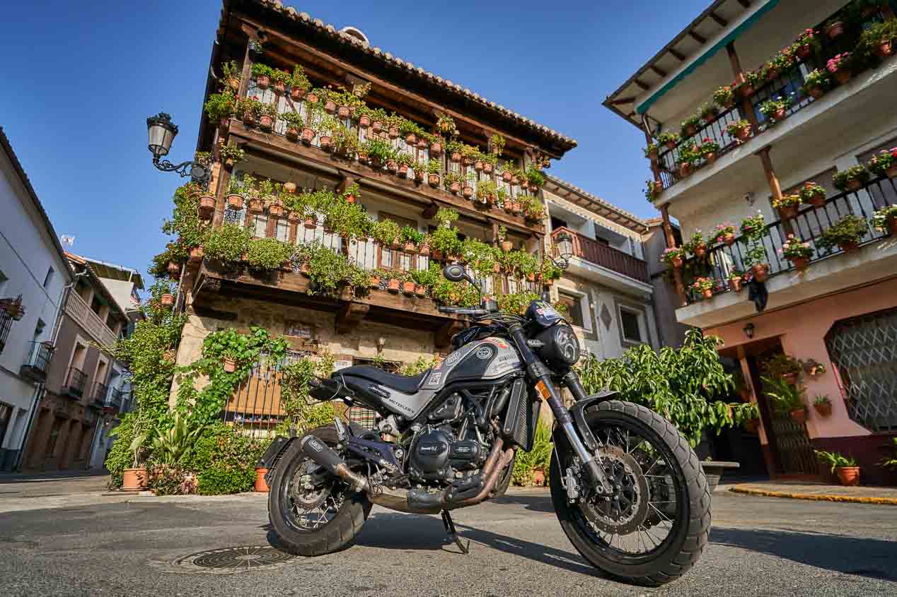 Ruta por Gredos con la Benelli Leoncino Trail