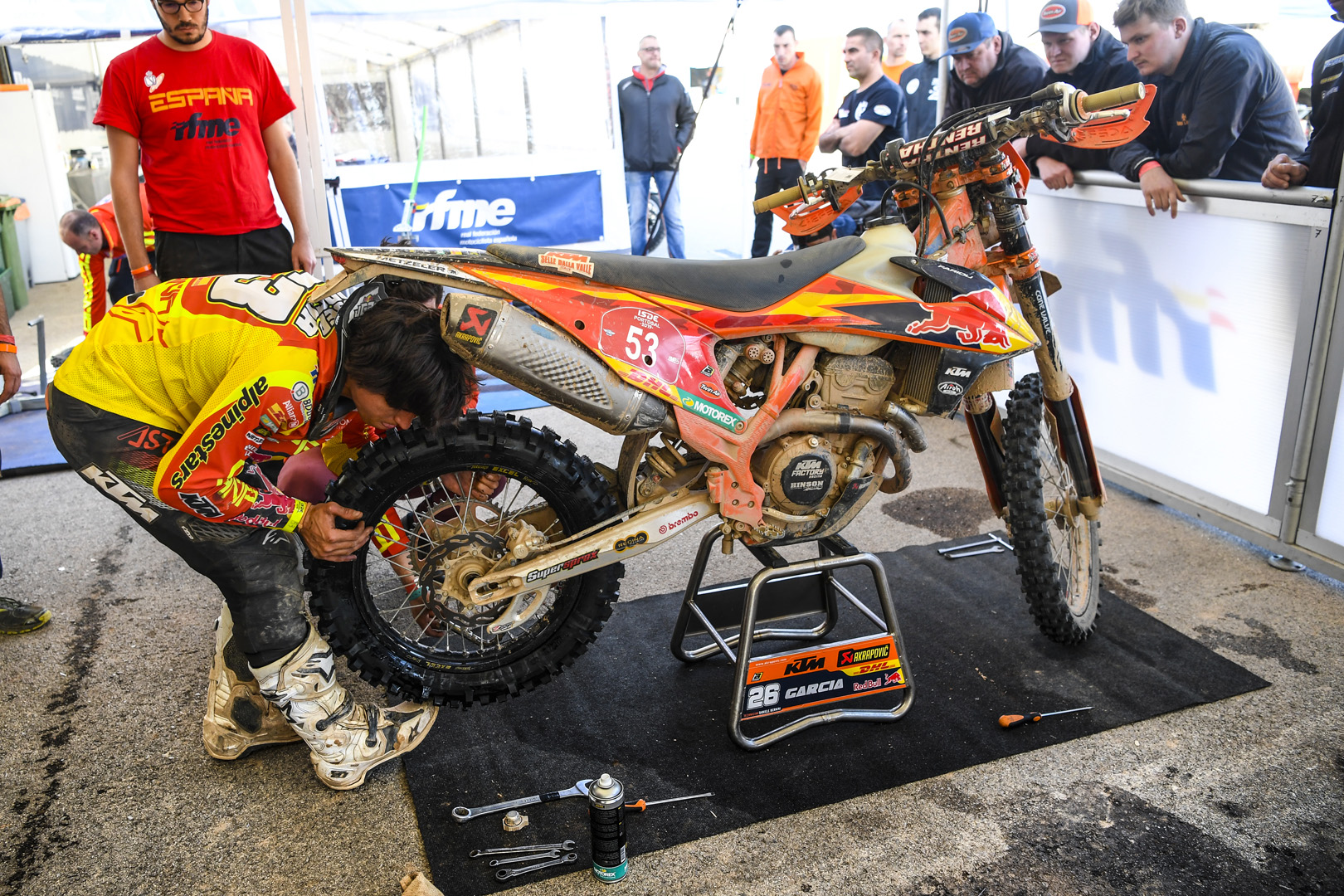 ISDE 2019 día 2, Australia al frente en Trofeo y Junior