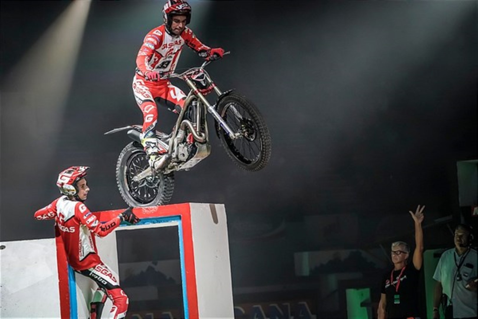 Toni Bou abre la temporada de X-Trial 2020 con victoria en la isla de La Reunión