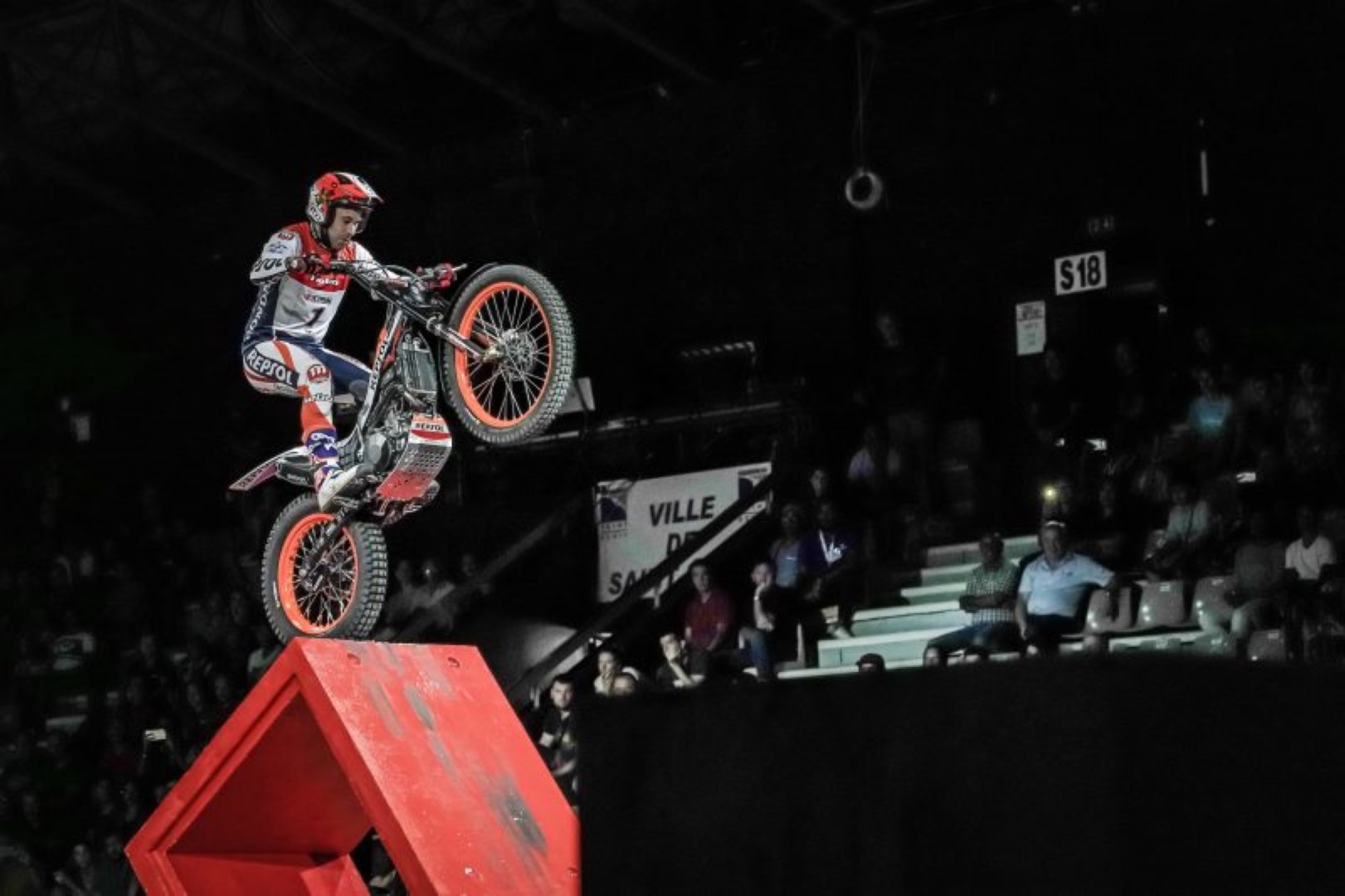 Toni Bou abre la temporada de X-Trial 2020 con victoria en la isla de La Reunión