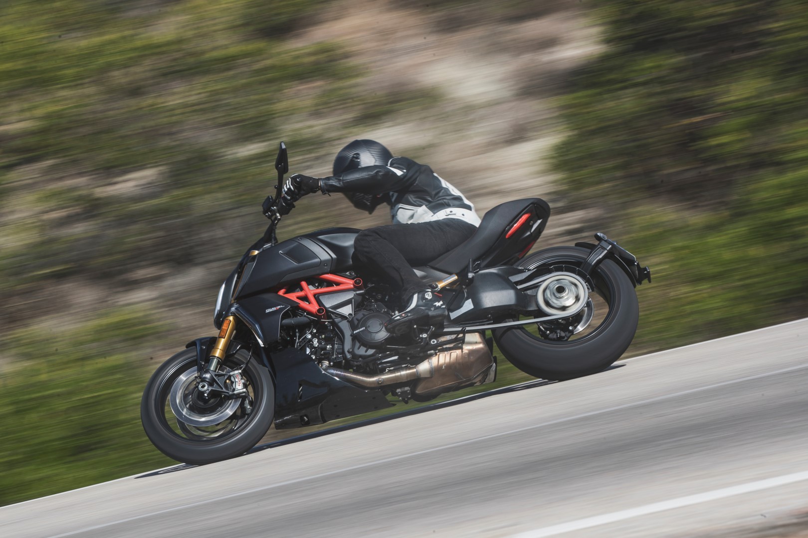 Ducati Diavel 1260 S, superprueba, fotos y ficha técnica