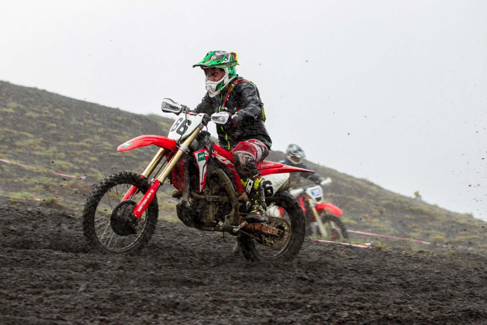 Miyake Island Enduro Race 2019: el volcán del enduro
