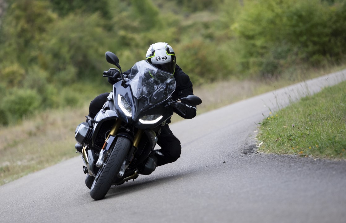 BMW R 1250 RS, prueba, ficha técnica y primeras impresiones.
