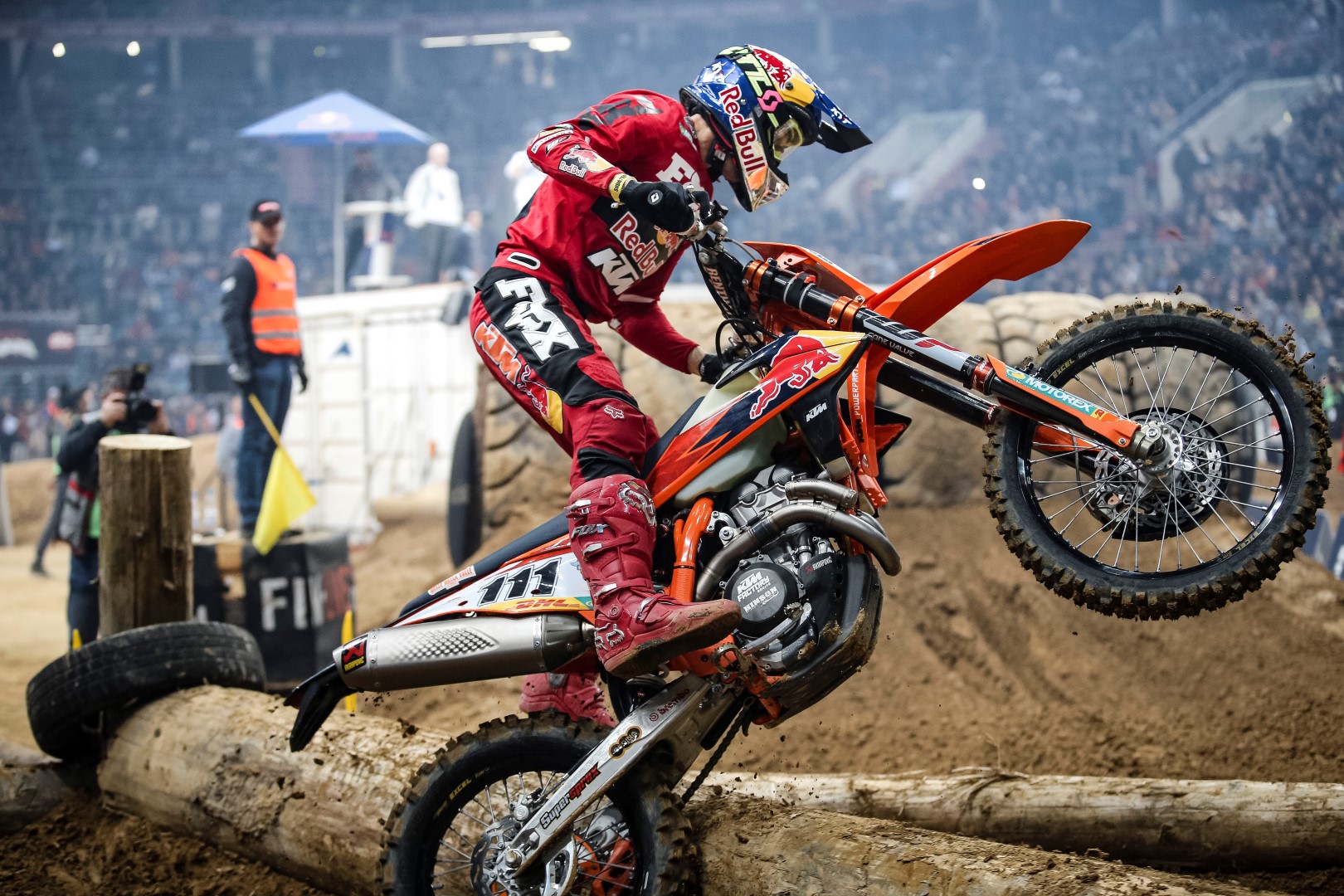 Billy Bolt comienza la temporada con victoria en el Mundial de SuperEnduro en Polonia