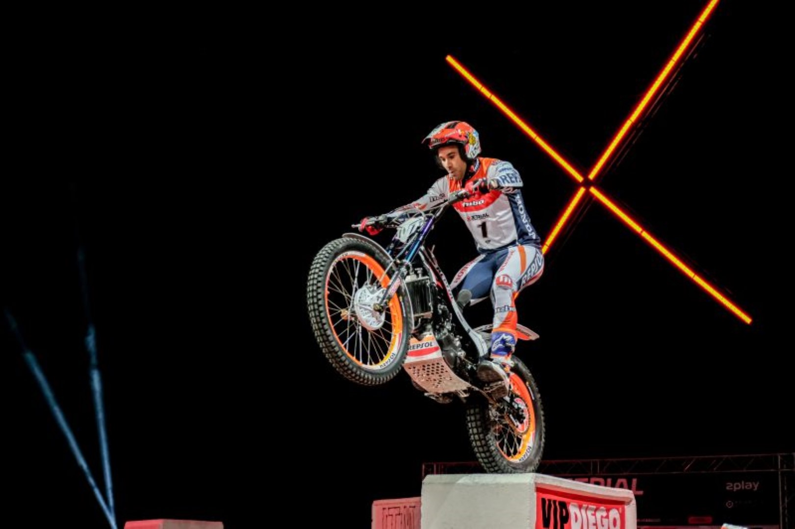 Toni Bou triunfa en el Mundial X-Trial en Budapest