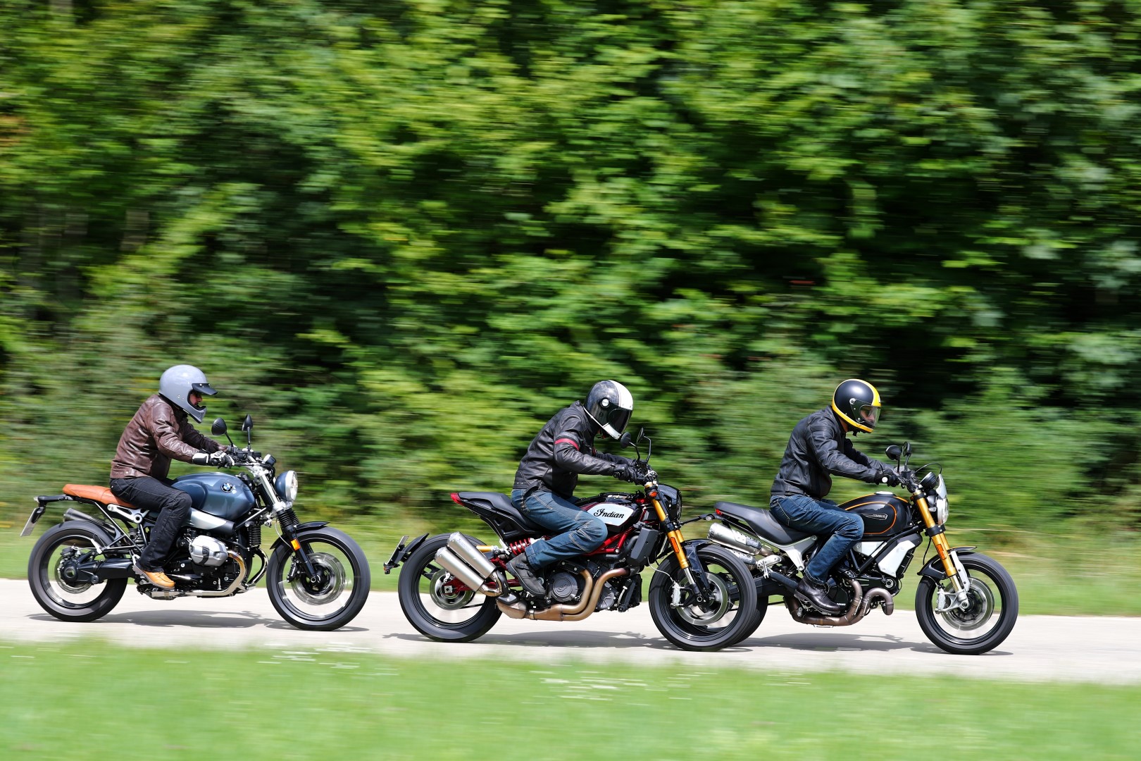 Comparativa BMW R nineT Scrambler vs Scrambler Ducati 1100 Sport vs  Indian FTR 1200 S Race Replica