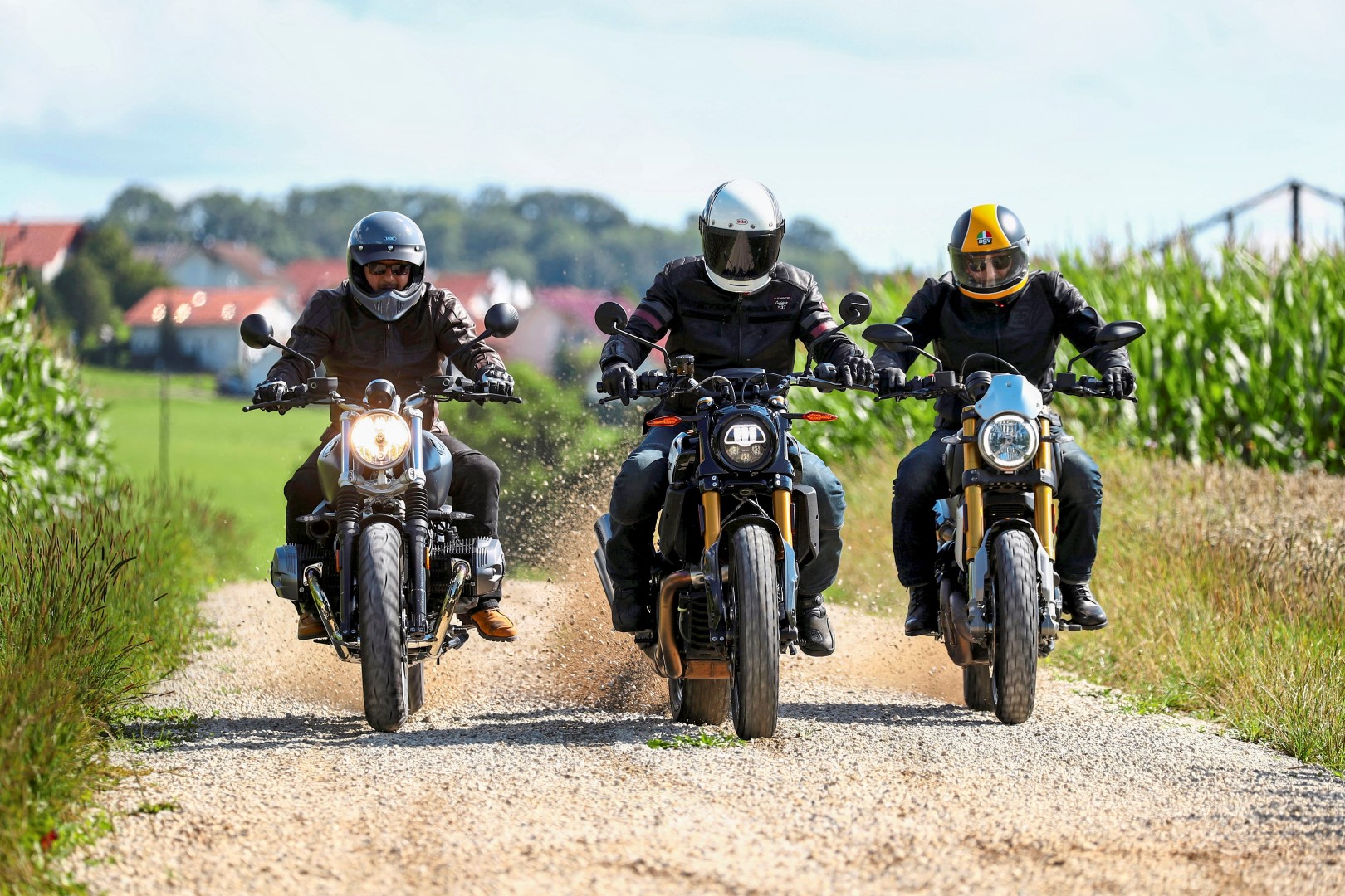 Comparativa BMW R nineT Scrambler vs Scrambler Ducati 1100 Sport vs  Indian FTR 1200 S Race Replica