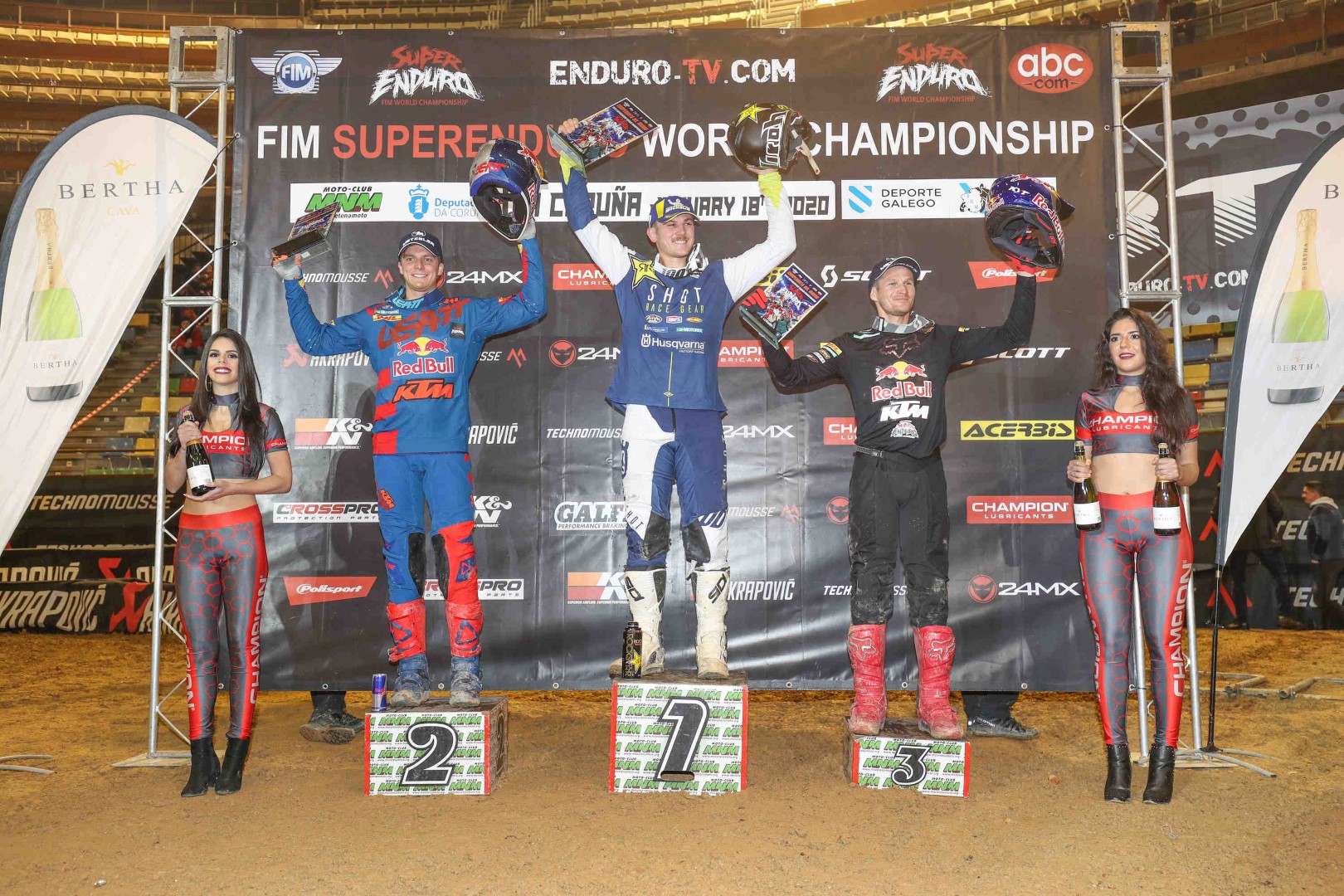 Billy Bolt, imbatible en el SuperEnduro de Coruña