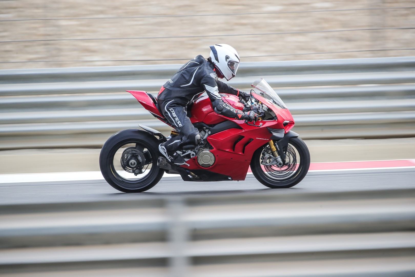 Ducati Panigale V4 S, prueba, ficha técnica y primeras impresiones