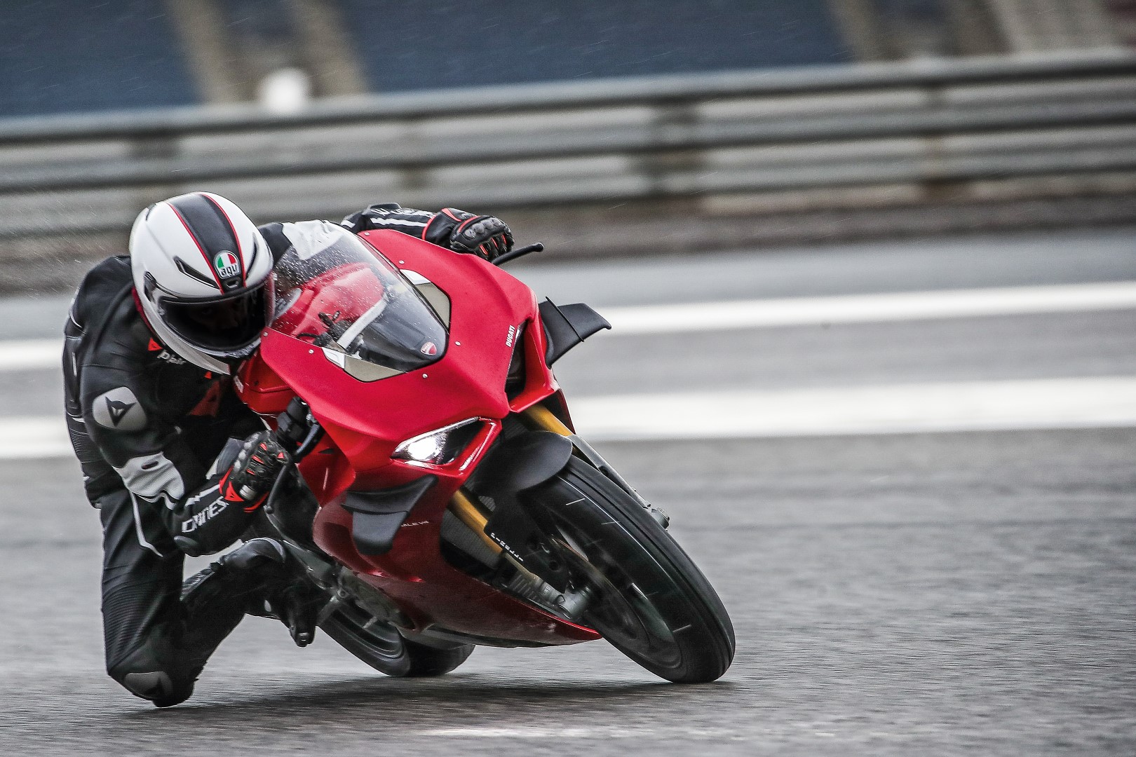 Ducati Panigale V4 S, prueba, ficha técnica y primeras impresiones