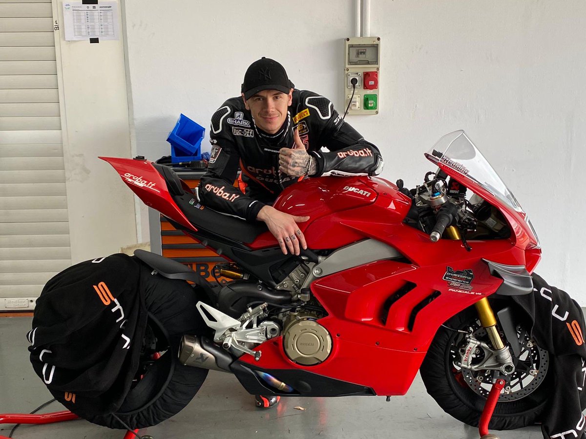 Scott Redding, a cuatro segundos de MotoGP con una moto casi de serie