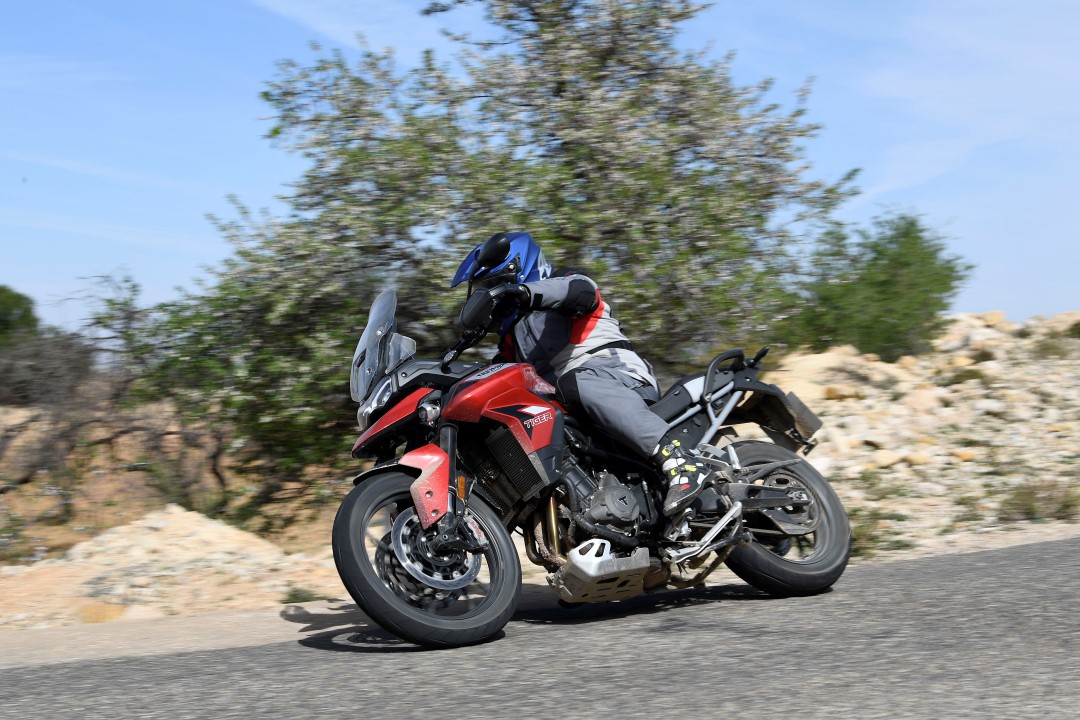 TRIUMPH TIGER 900, prueba, primeras impresiones y ficha técnica