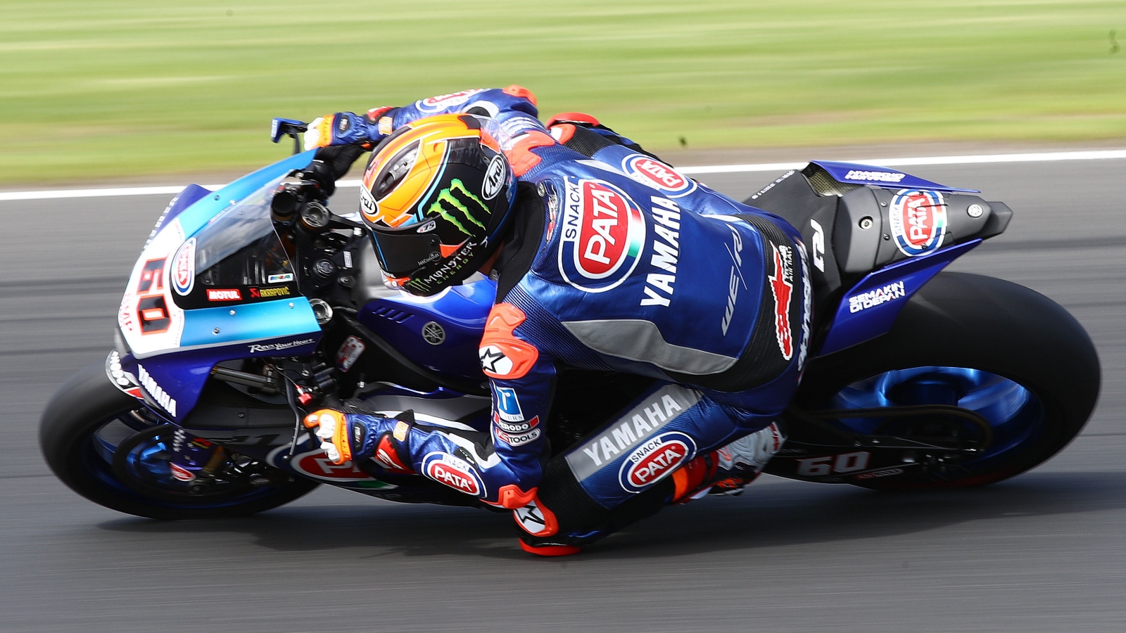 Toprak Razgatlioglu gana a Alex Lowes y Scott Redding una carrera memorable en Australia