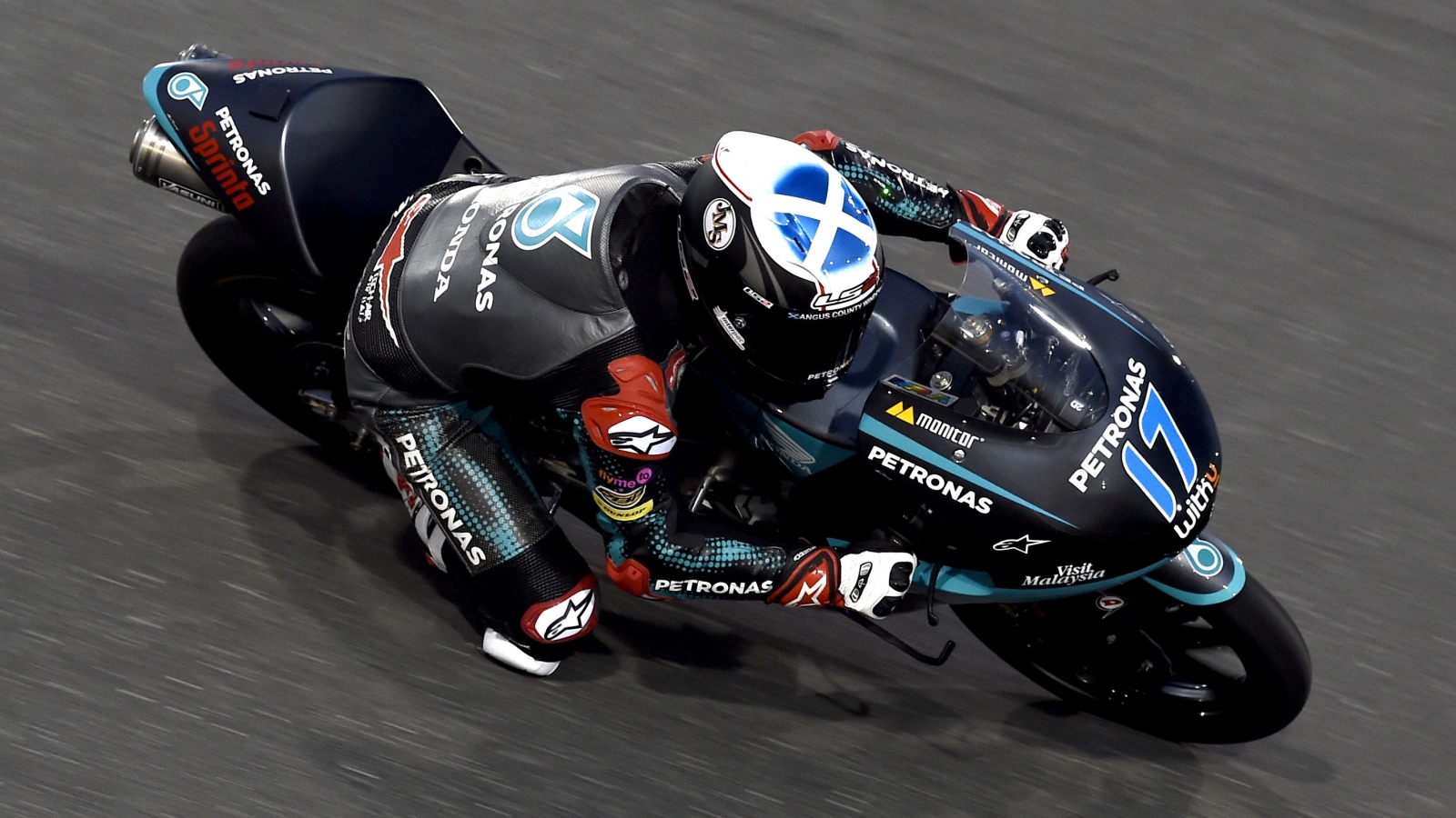 Albert Arenas se impone con maestría en Qatar y es el primer líder de Moto3 2020