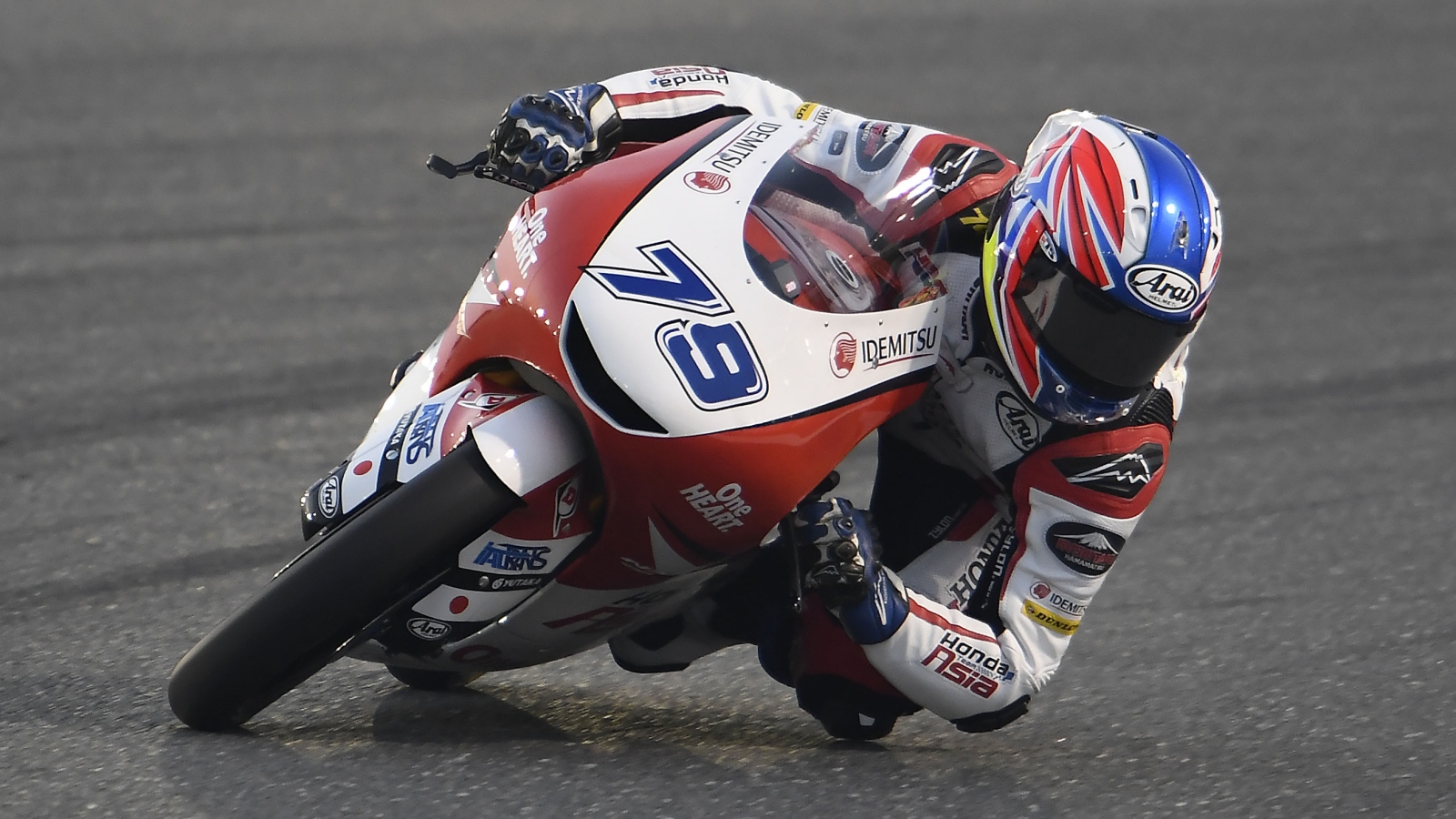 Albert Arenas se impone con maestría en Qatar y es el primer líder de Moto3 2020