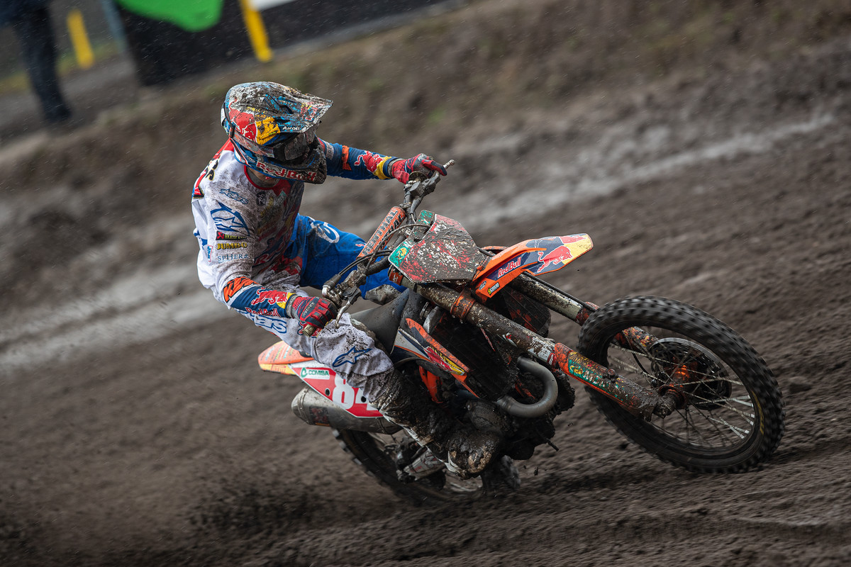 Pulso entre Jeffrey Herlings y Tim Gajser en el MXGP de Valkenswaard