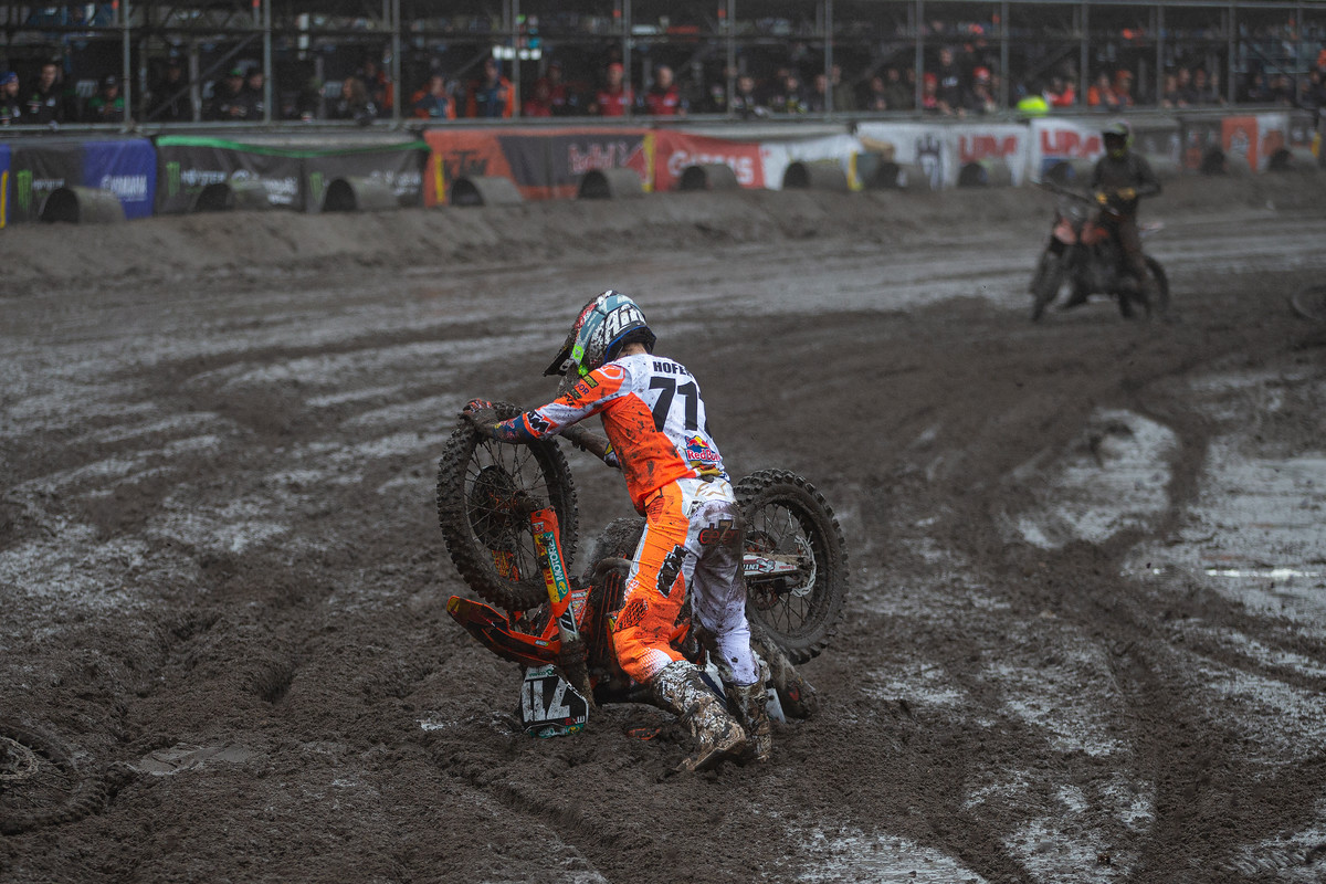 Pulso entre Jeffrey Herlings y Tim Gajser en el MXGP de Valkenswaard