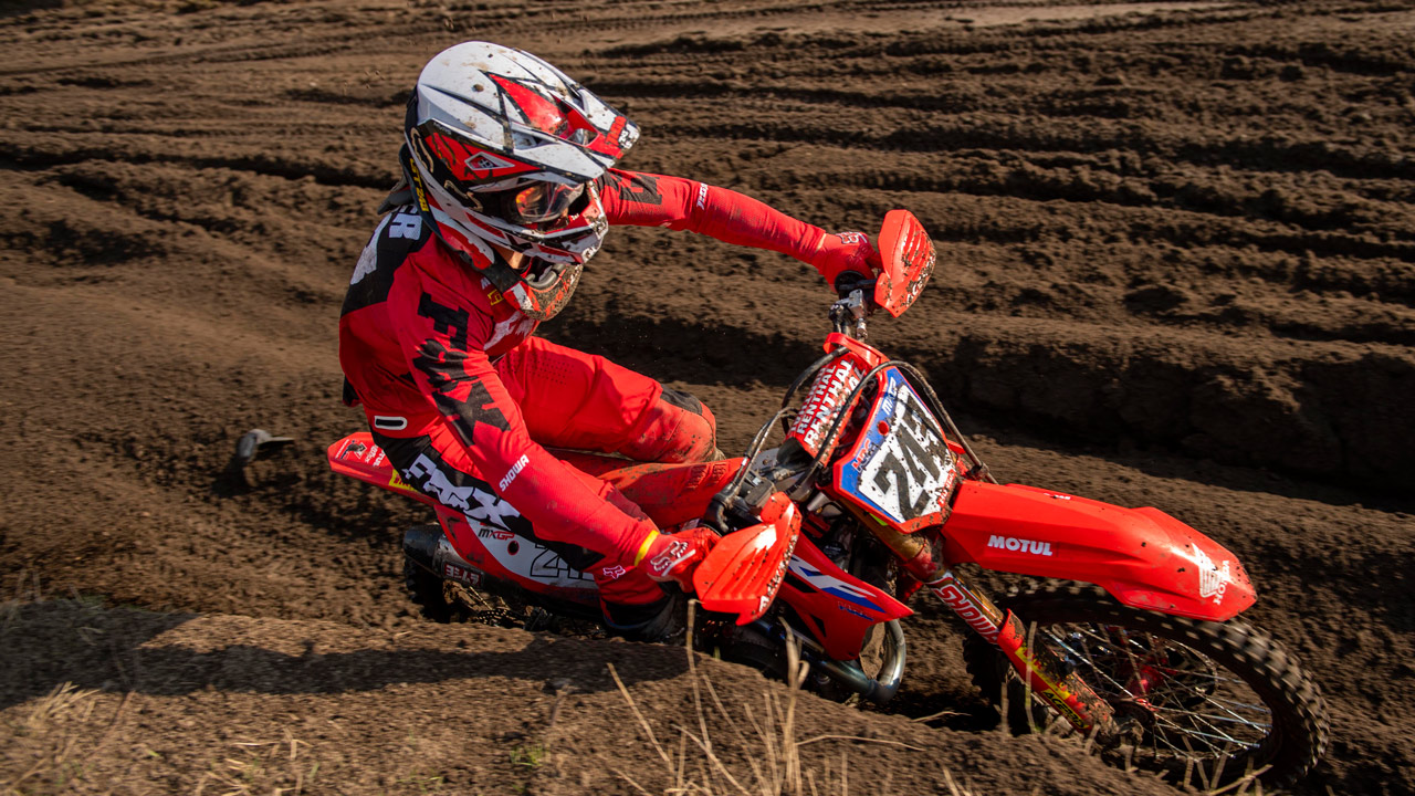 Pulso entre Jeffrey Herlings y Tim Gajser en el MXGP de Valkenswaard