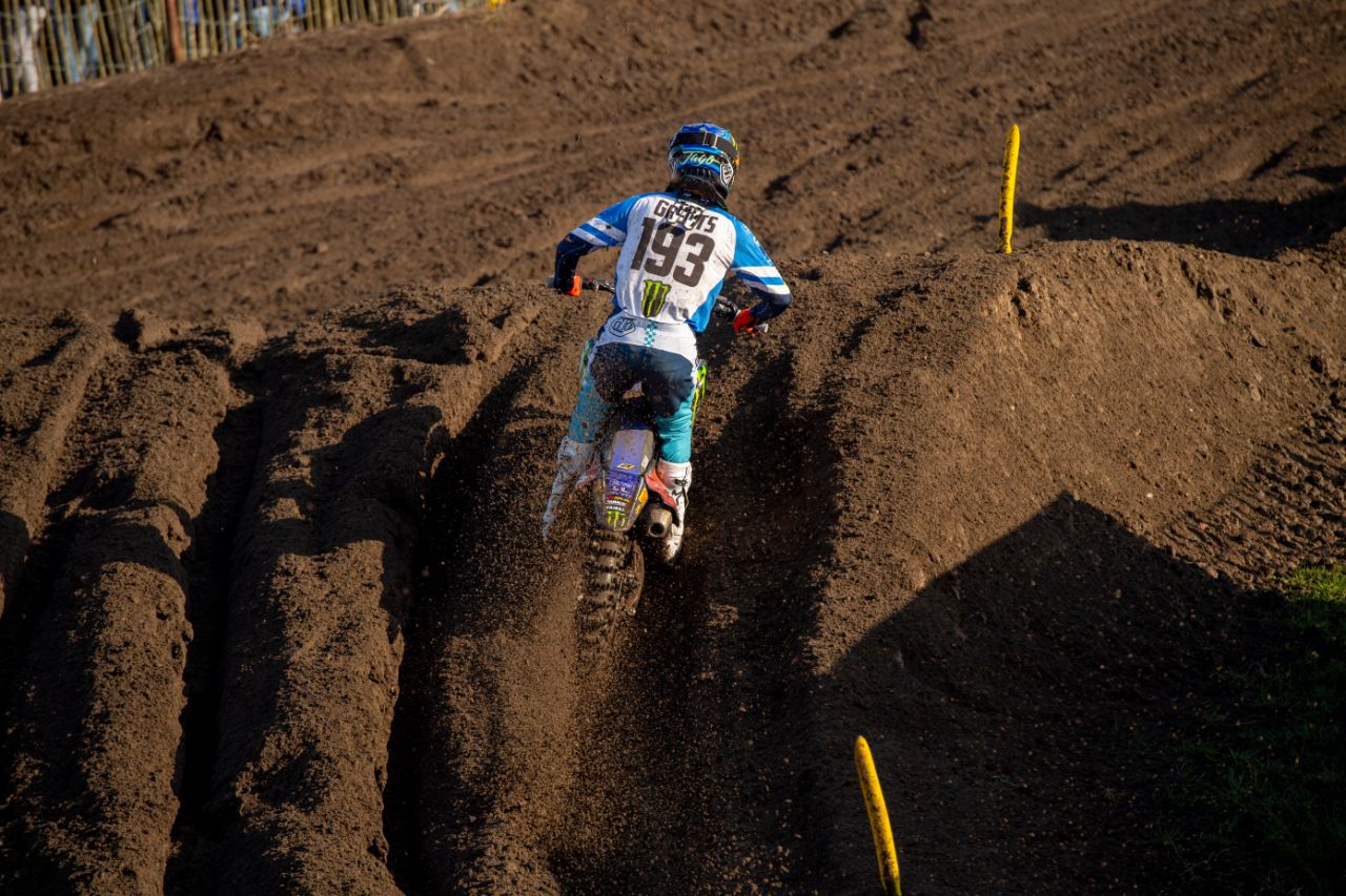 Pulso entre Jeffrey Herlings y Tim Gajser en el MXGP de Valkenswaard