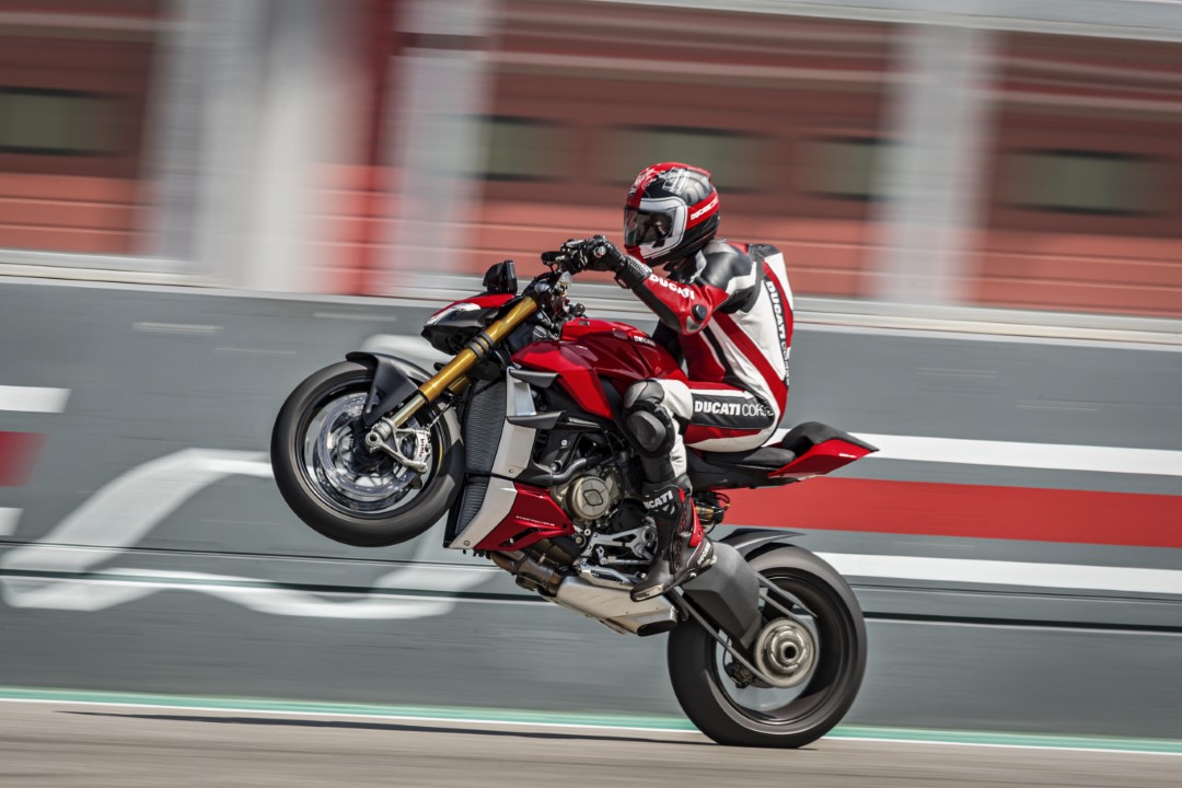 Nueva Ducati Streetfighter V4/V4 S, 208 CV en el puño del gas