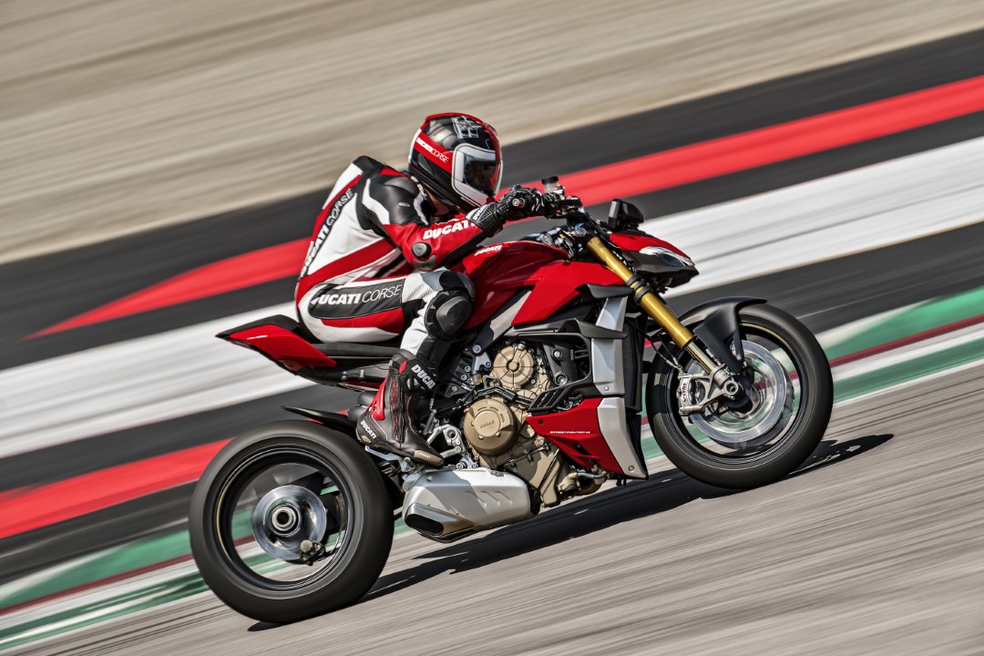 Nueva Ducati Streetfighter V4/V4 S, 208 CV en el puño del gas