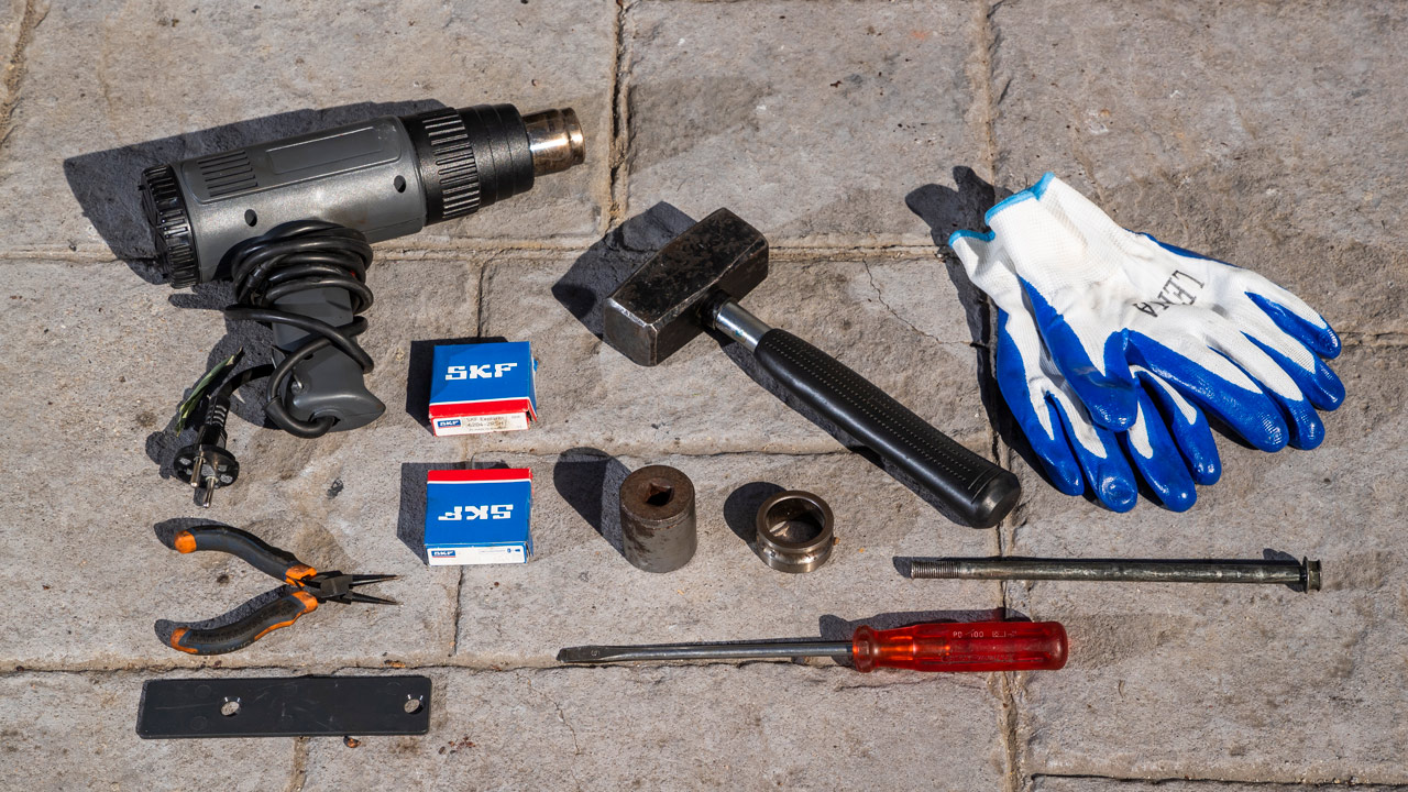 Cómo sustituir los rodamientos de las ruedas de la moto