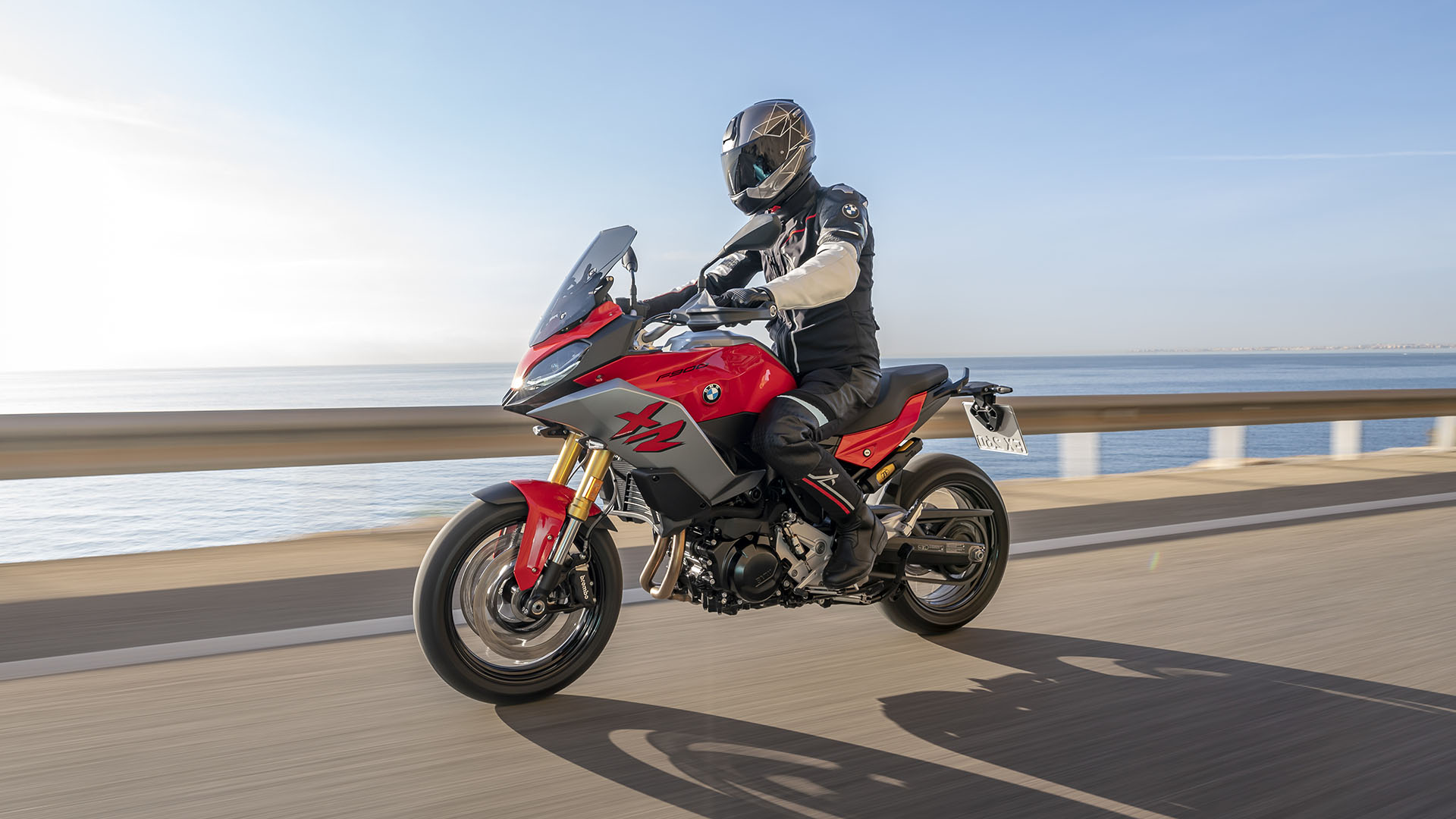 El mejor plan al acabar el confinamiento, te invitamos a probar las nuevas BMW F 900