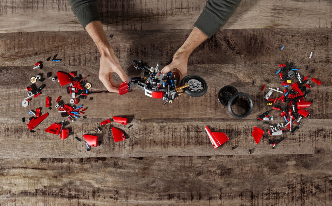 Ducati Panigale V4 R LEGO 