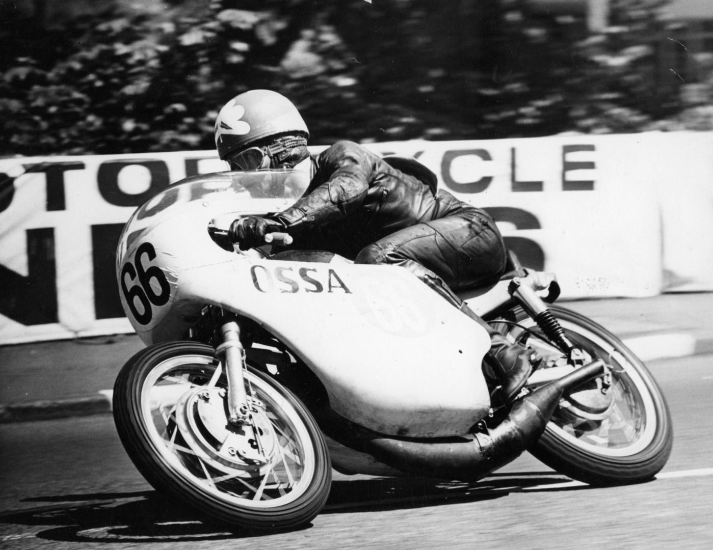 La proeza de Santiago Herrero y la OSSA 250