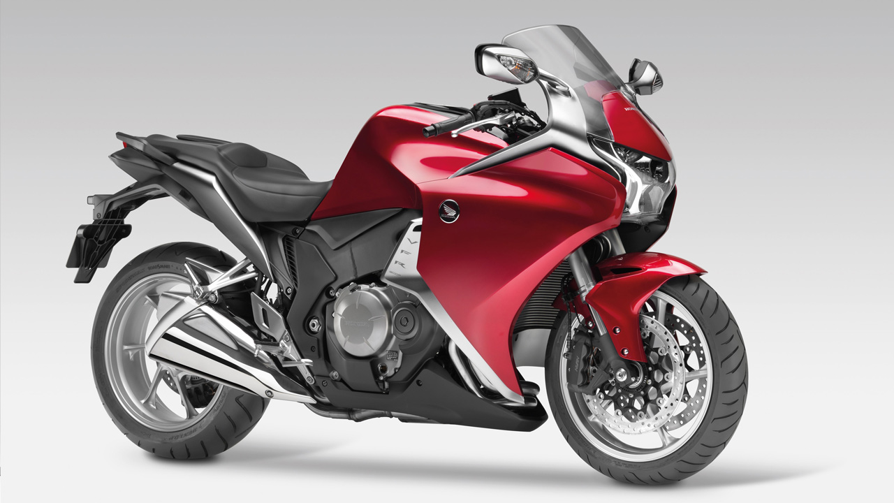 Innovación tecnológica en Honda (3). Nueva generación de motores V4