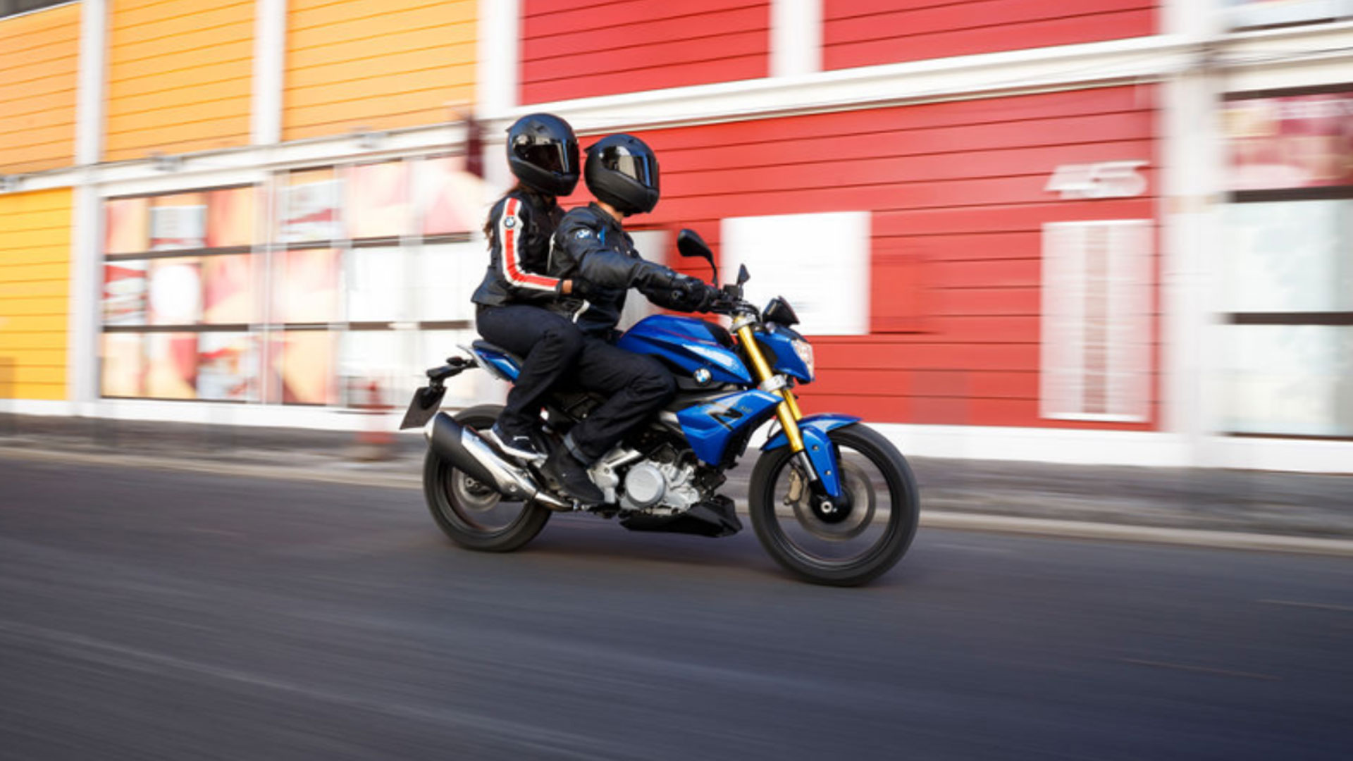 El lunes ya pueden ir dos personas en moto