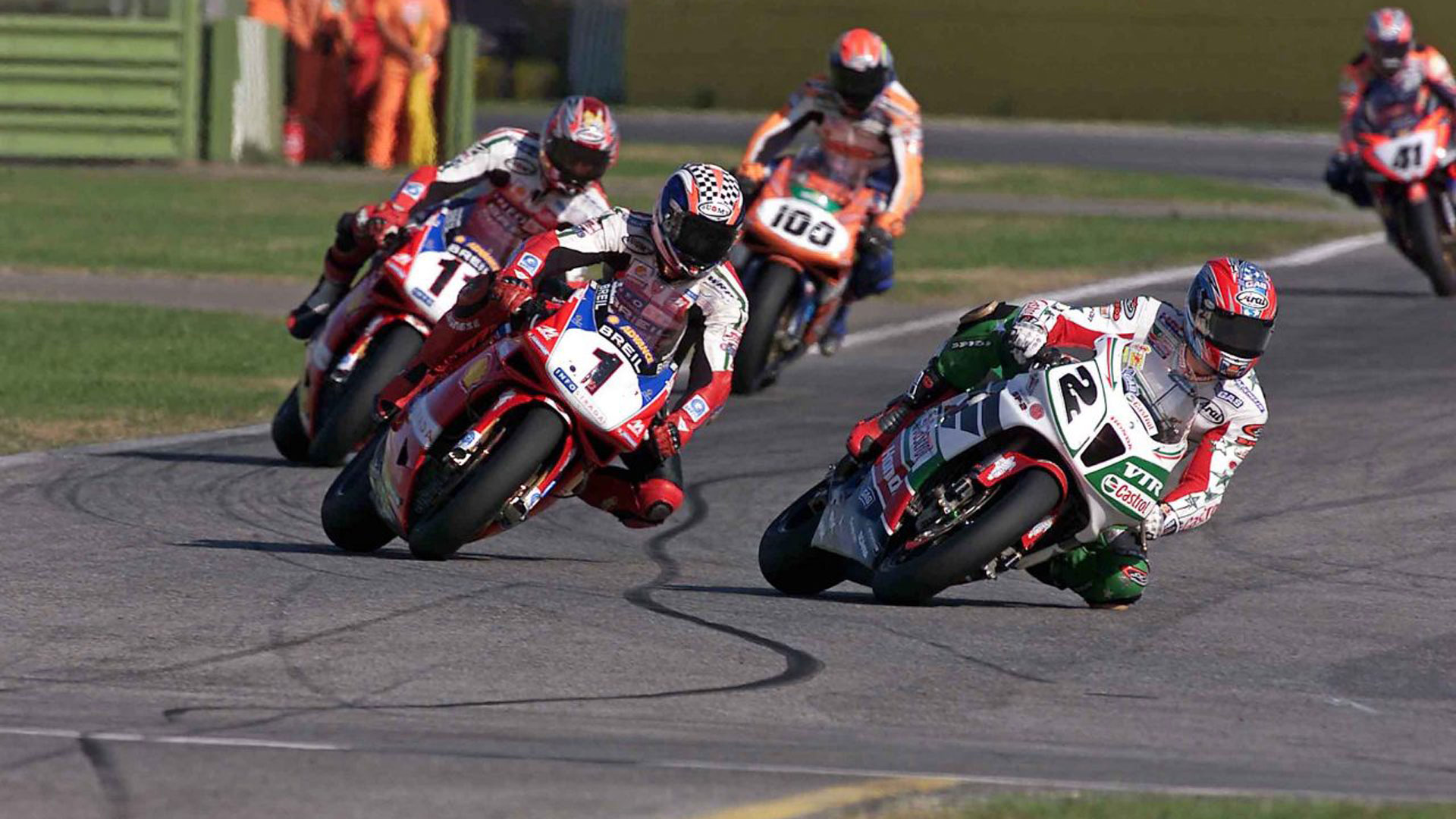 El nacimiento de la Honda VTR, si no puedes con tu enemigo…