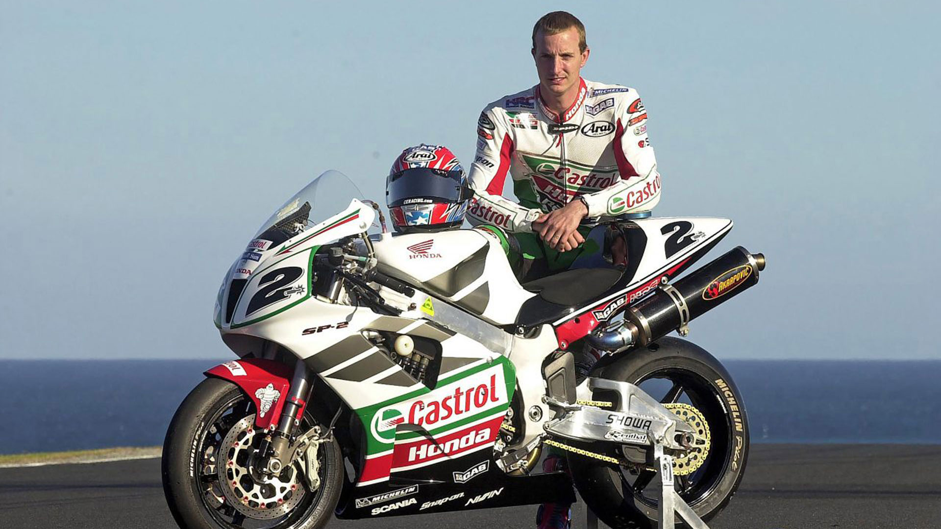 El nacimiento de la Honda VTR, si no puedes con tu enemigo…