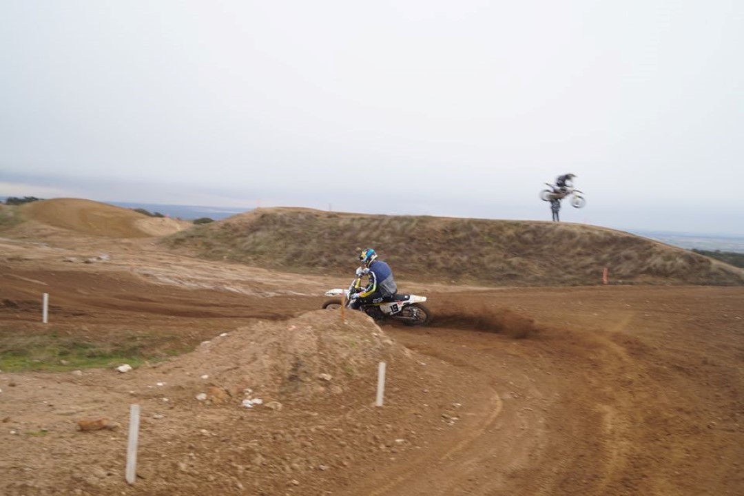Montar en circuitos de motos en Covid-19. Ya se puede rodar en Fase 1 y Fase 2