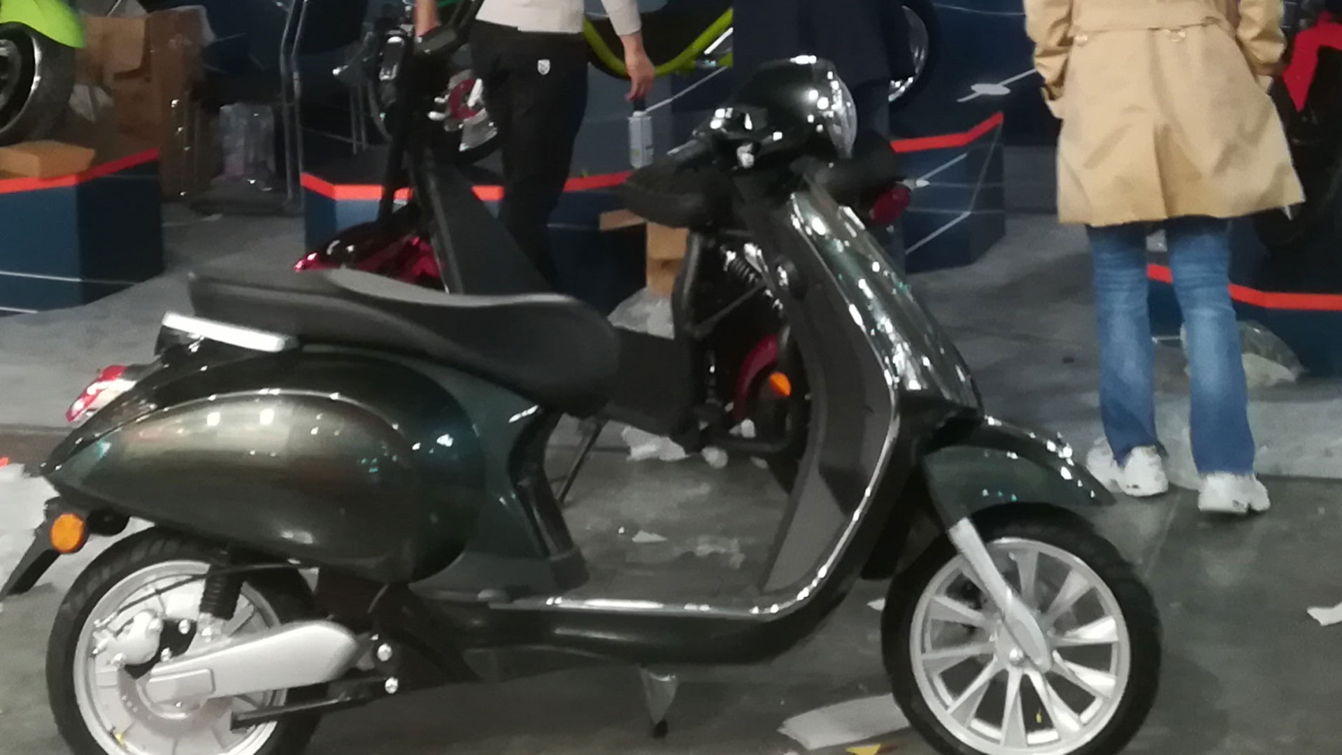 Vespa no hay más que una, la UE anula una copia china