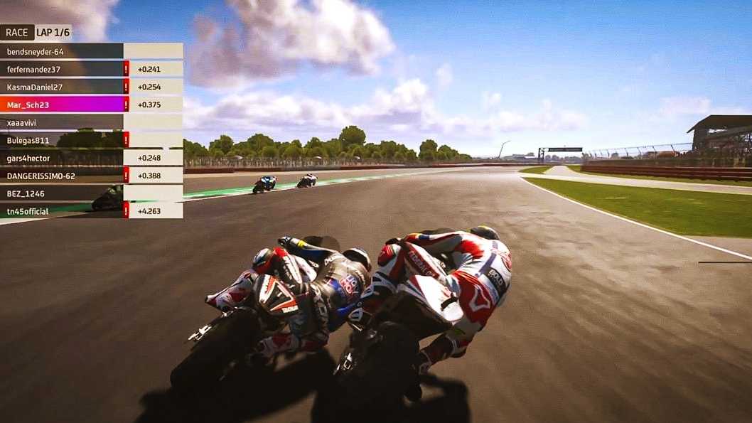 Jorge Lorenzo saca el martillo virtual para ganar el GP Virtual con doblete español