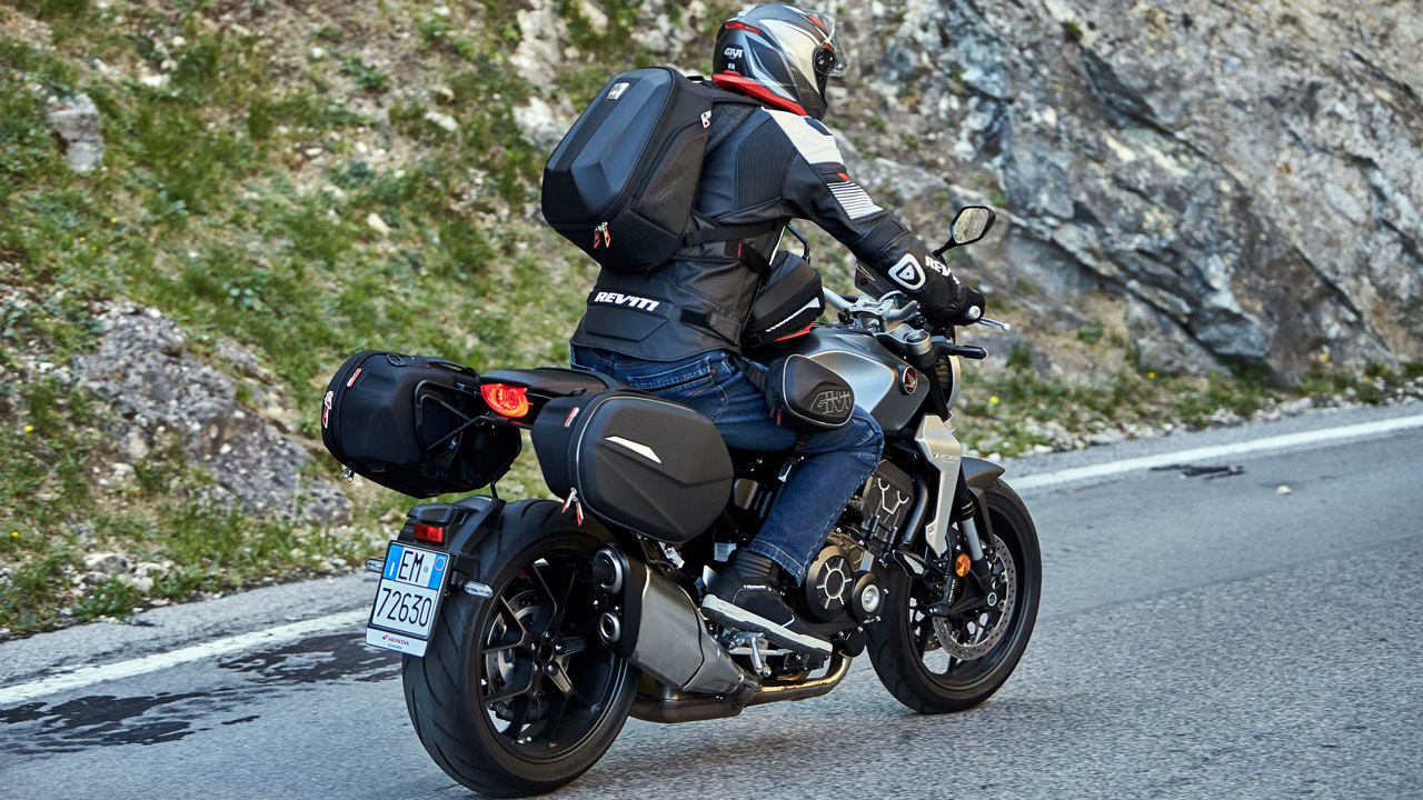 Givi: baúles y maletas para motos