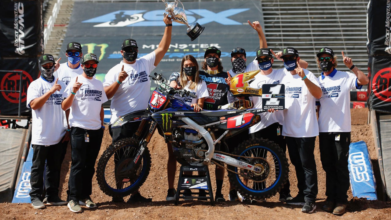 Eli Tomac conquista su primer título en Supercross