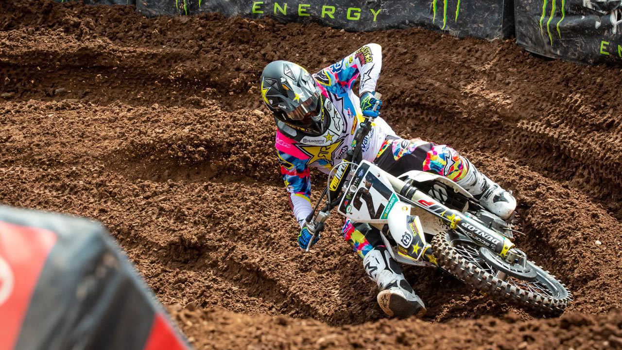Eli Tomac conquista su primer título en Supercross
