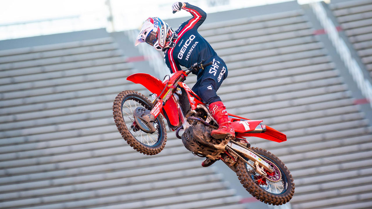 Eli Tomac conquista su primer título en Supercross