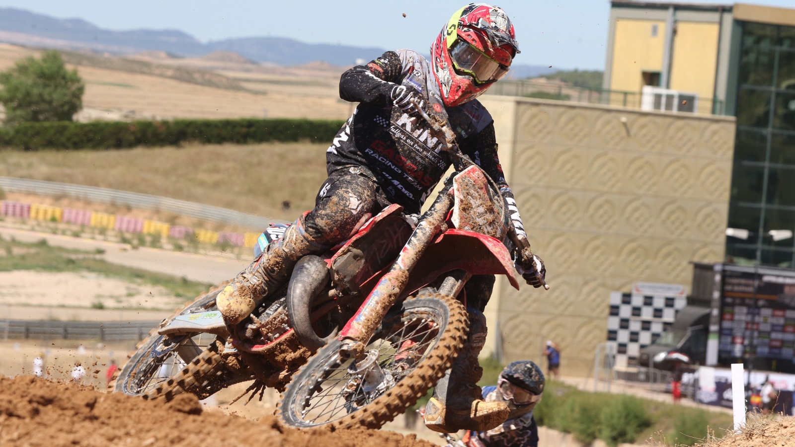 Nil Arcarons y José Butrón se reparten las victorias de MX1 en Motorland