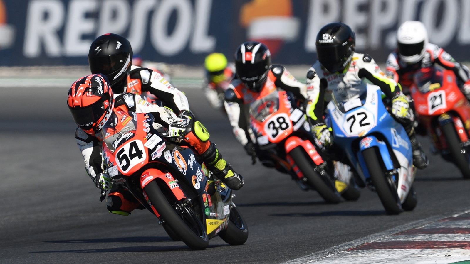 David Alonso también se luce ganando en Portimao y es más líder de la European Talent Cup