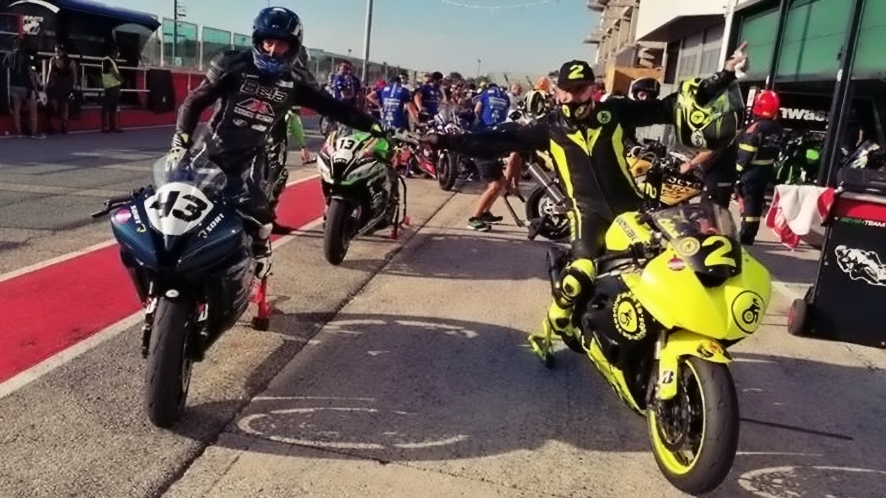 NoTodoMotoGP: Lorenzo Savadori más líder, Xavi Forés brilla y ganan Alberto Ferrández y Bea Neila 
