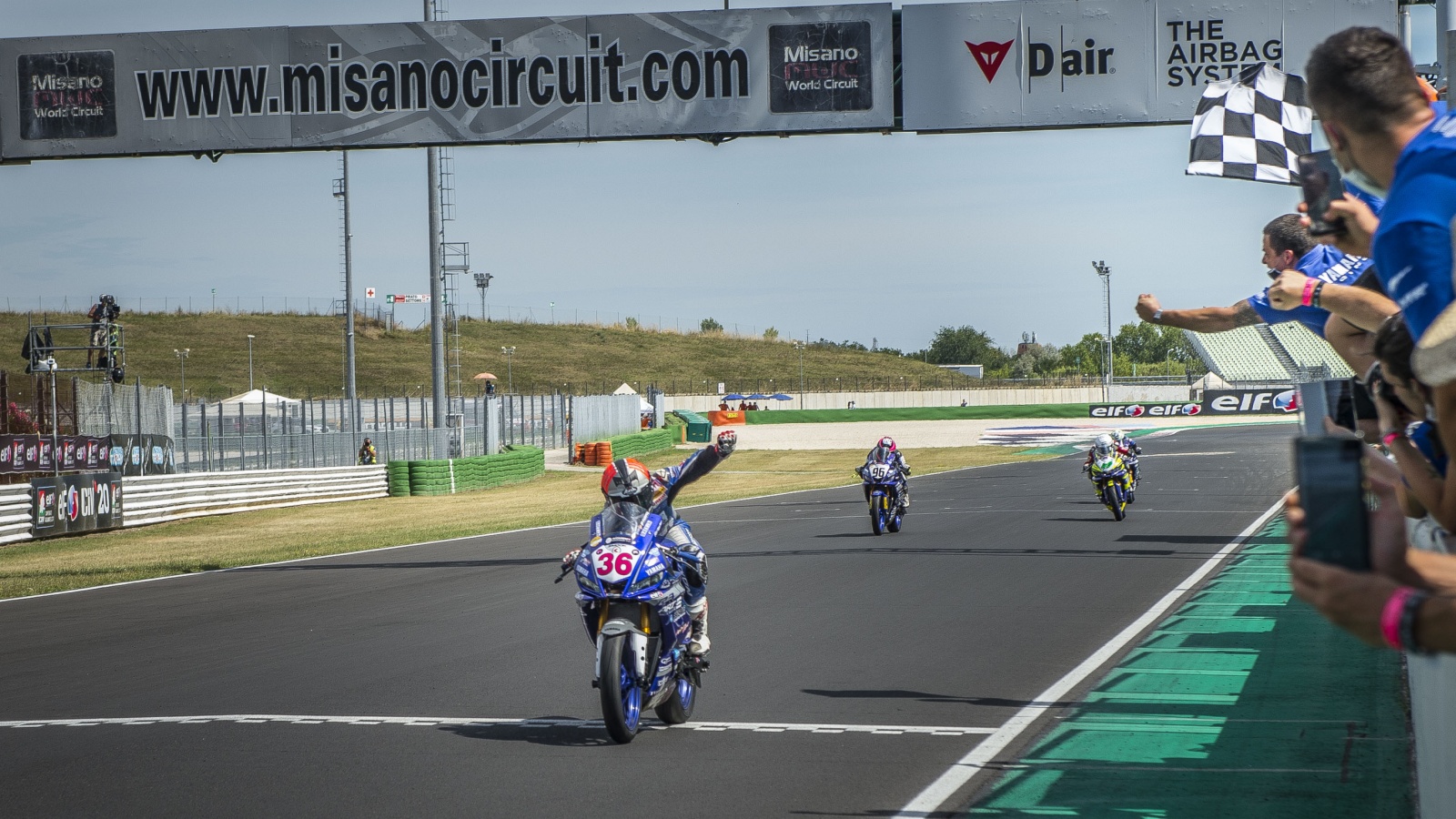 NoTodoMotoGP: Lorenzo Savadori más líder, Xavi Forés brilla y ganan Alberto Ferrández y Bea Neila 