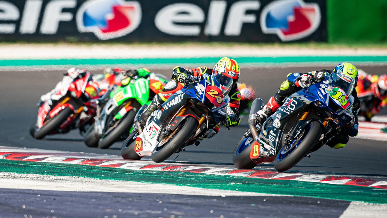 NoTodoMotoGP: Lorenzo Savadori más líder, Xavi Forés brilla y ganan Alberto Ferrández y Bea Neila 