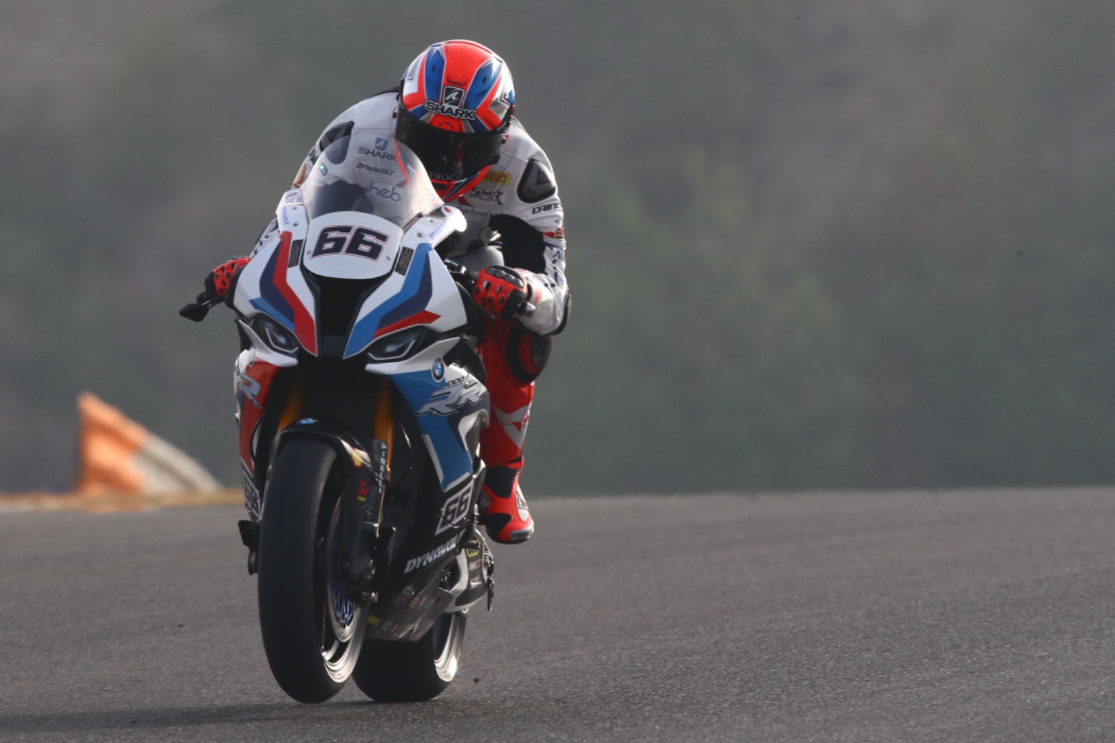 Scott Redding bate a Tom Sykes y Jonathan Rea en la batalla por la Superpole
