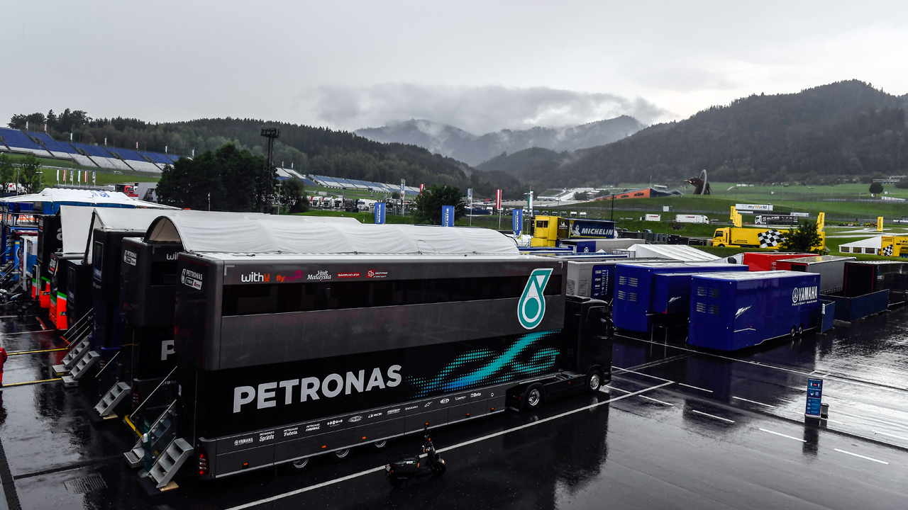 KTM sigue de dulce: Pol Espargaró lidera el viernes de Austria